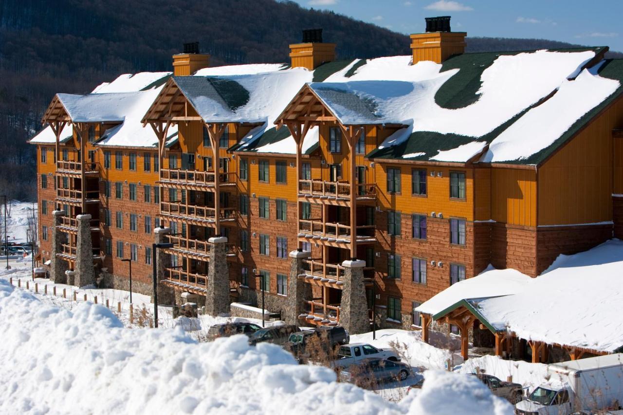 Hope Lake Lodge & Indoor Waterpark Кортланд Екстериор снимка