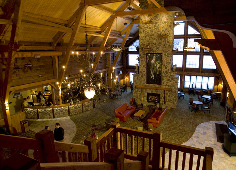 Hope Lake Lodge & Indoor Waterpark Кортланд Екстериор снимка