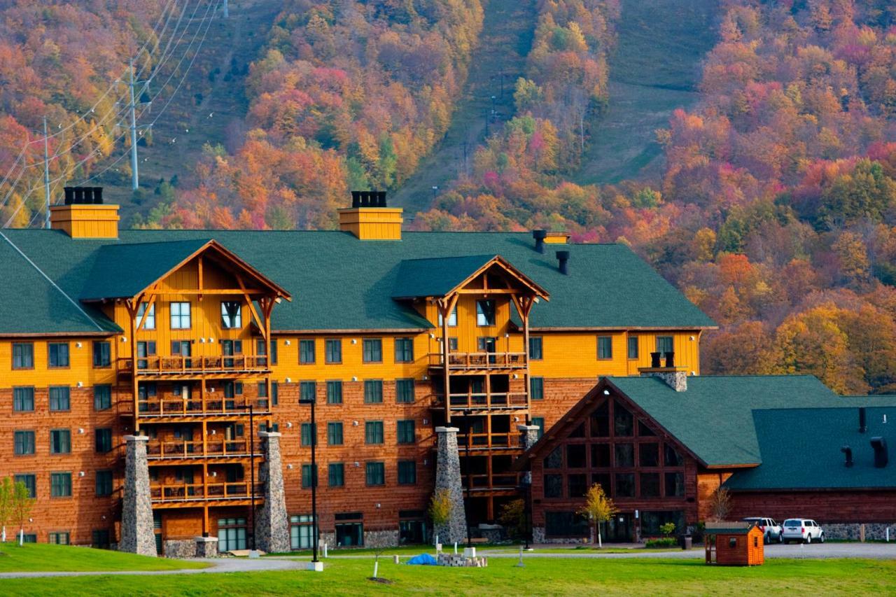 Hope Lake Lodge & Indoor Waterpark Кортланд Екстериор снимка
