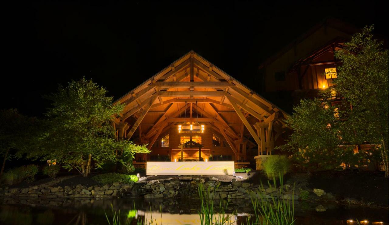 Hope Lake Lodge & Indoor Waterpark Кортланд Екстериор снимка