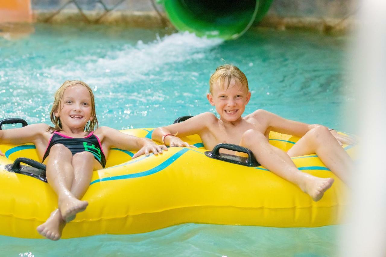 Hope Lake Lodge & Indoor Waterpark Кортланд Екстериор снимка