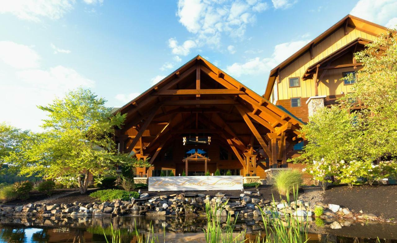 Hope Lake Lodge & Indoor Waterpark Кортланд Екстериор снимка